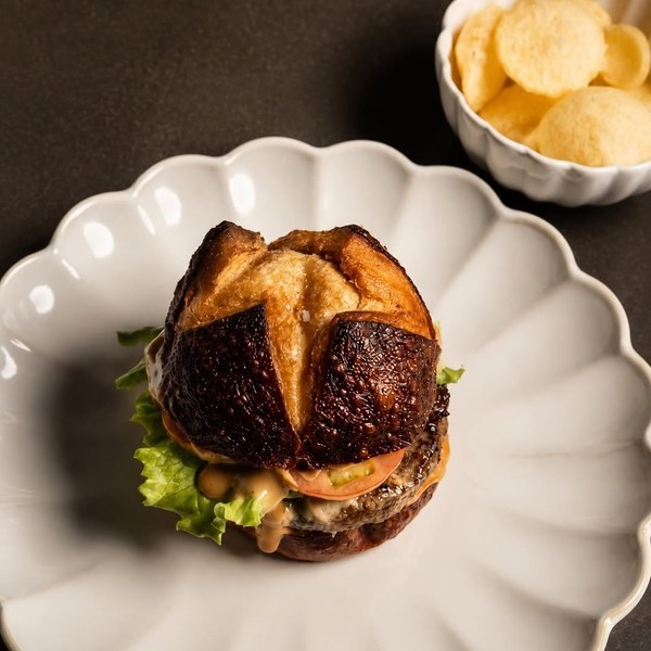 Big Duck · hamburguesa de pato y pan pretzel